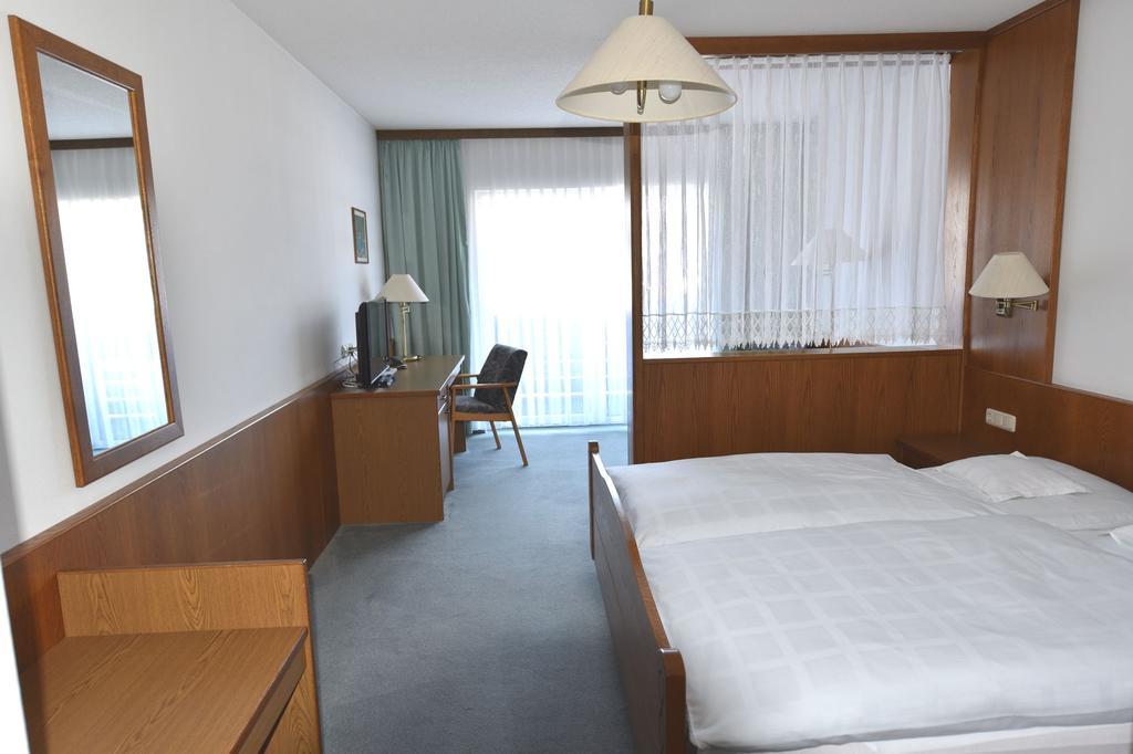 Büchlberg Urlaubshotel Binder מראה חיצוני תמונה