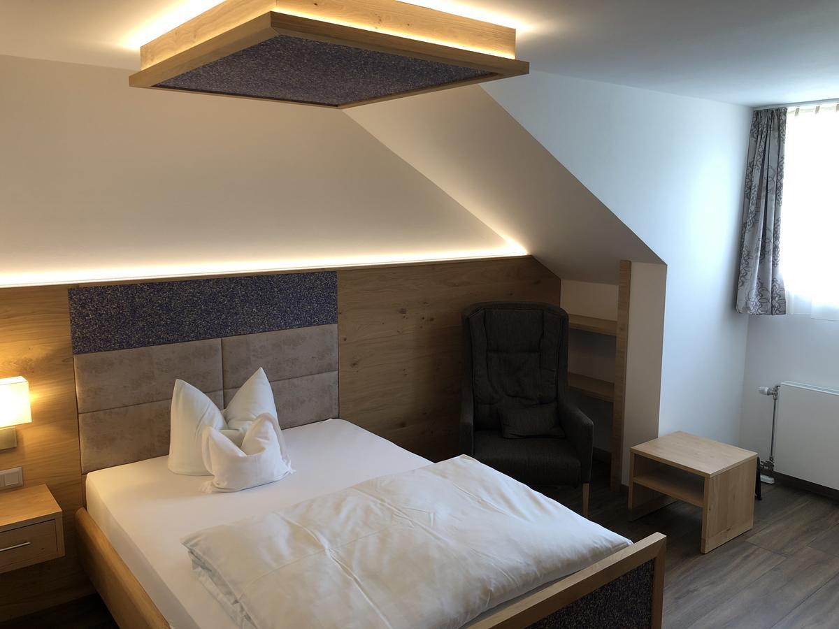 Büchlberg Urlaubshotel Binder מראה חיצוני תמונה